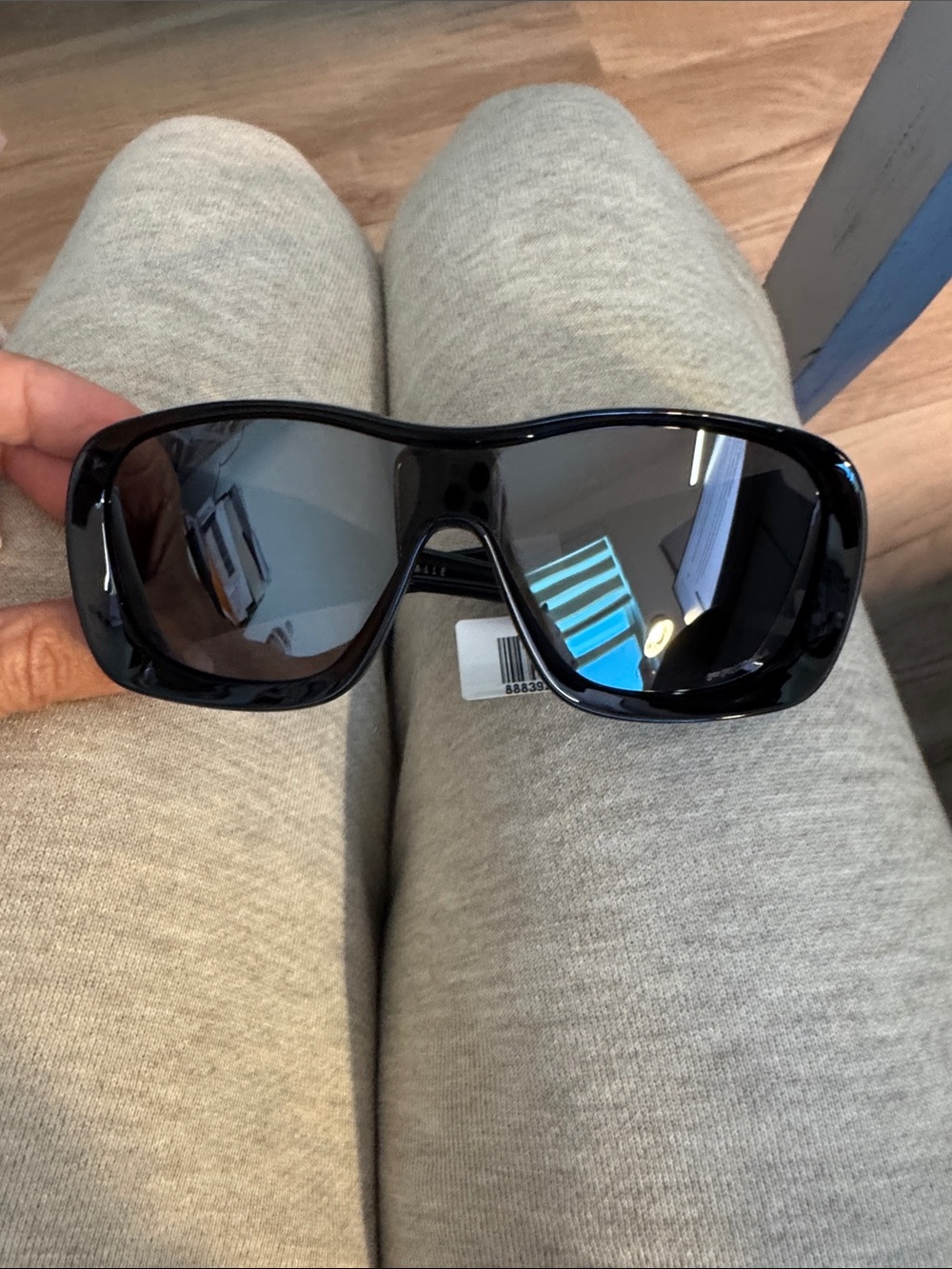 Black Wrap Sunglasses - Stylish Men's Sun Shield Oakley DE LA SALLE